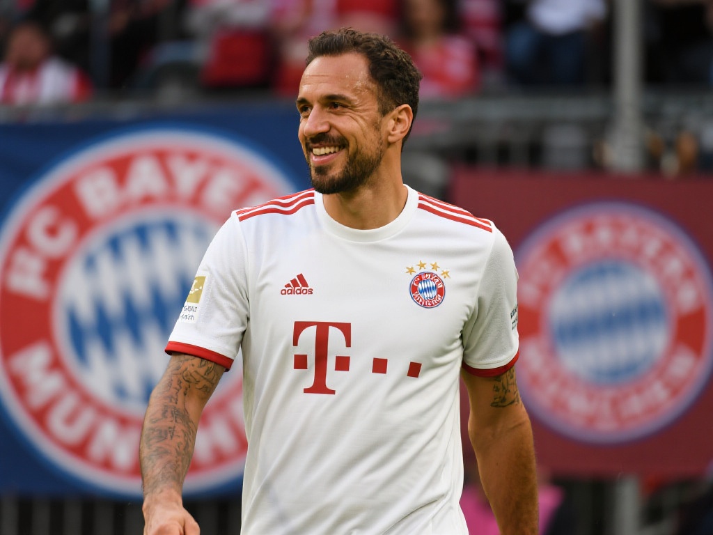 图片报:孔帕尼亲自考察马赛新星恩里克,谈判已启动 随着转会窗口的临近,关于恩里克的转会传闻