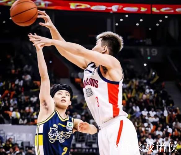 CBA-徐杰17+9萨林杰17+10 广东险胜广州97-94 CBA-徐杰17+9萨林杰17+10 广东险胜广州97-94